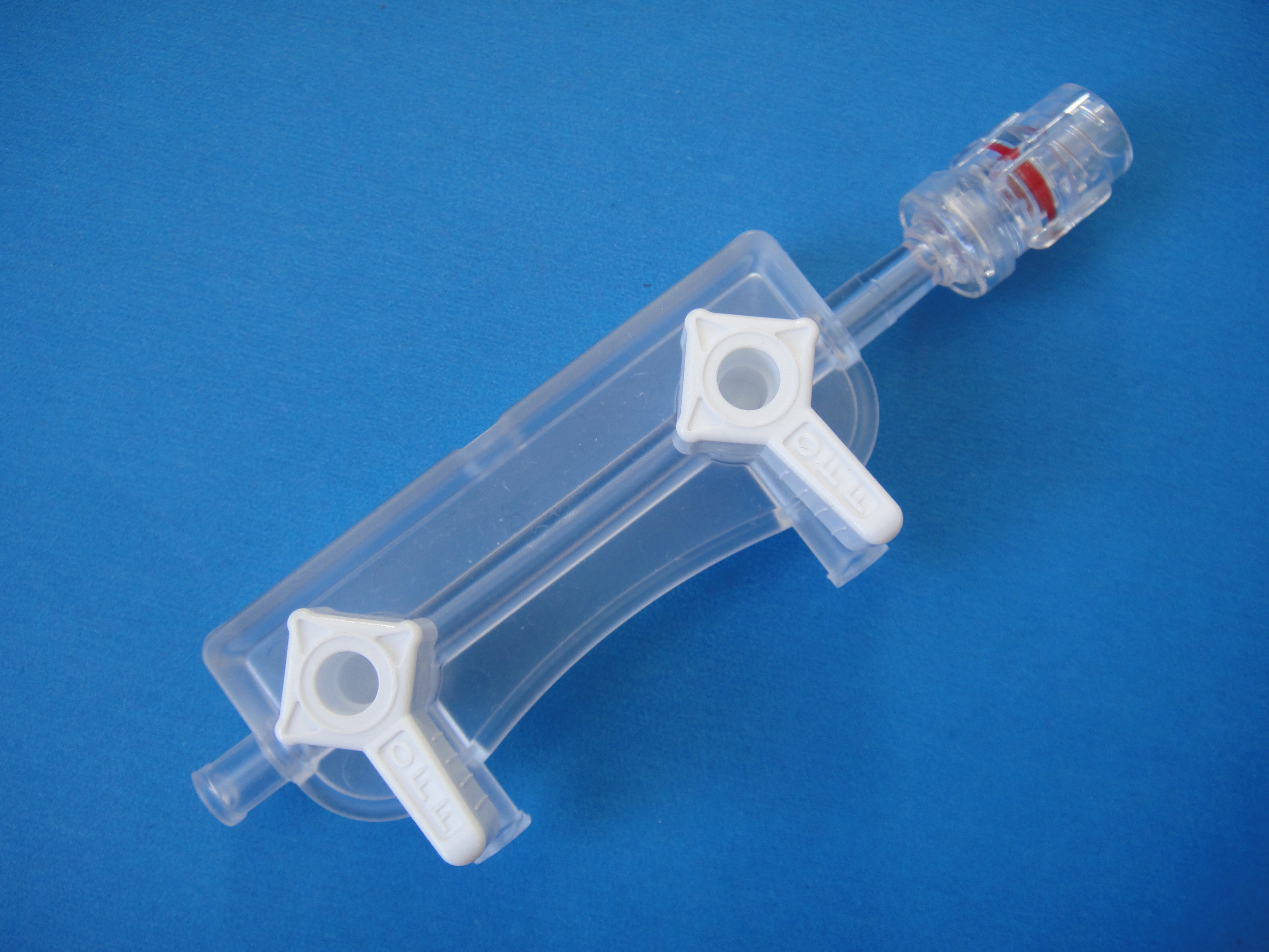 一次性使用醫用連通器, 500psi, 白鈕, Off鈕, 二聯, 有加強筋